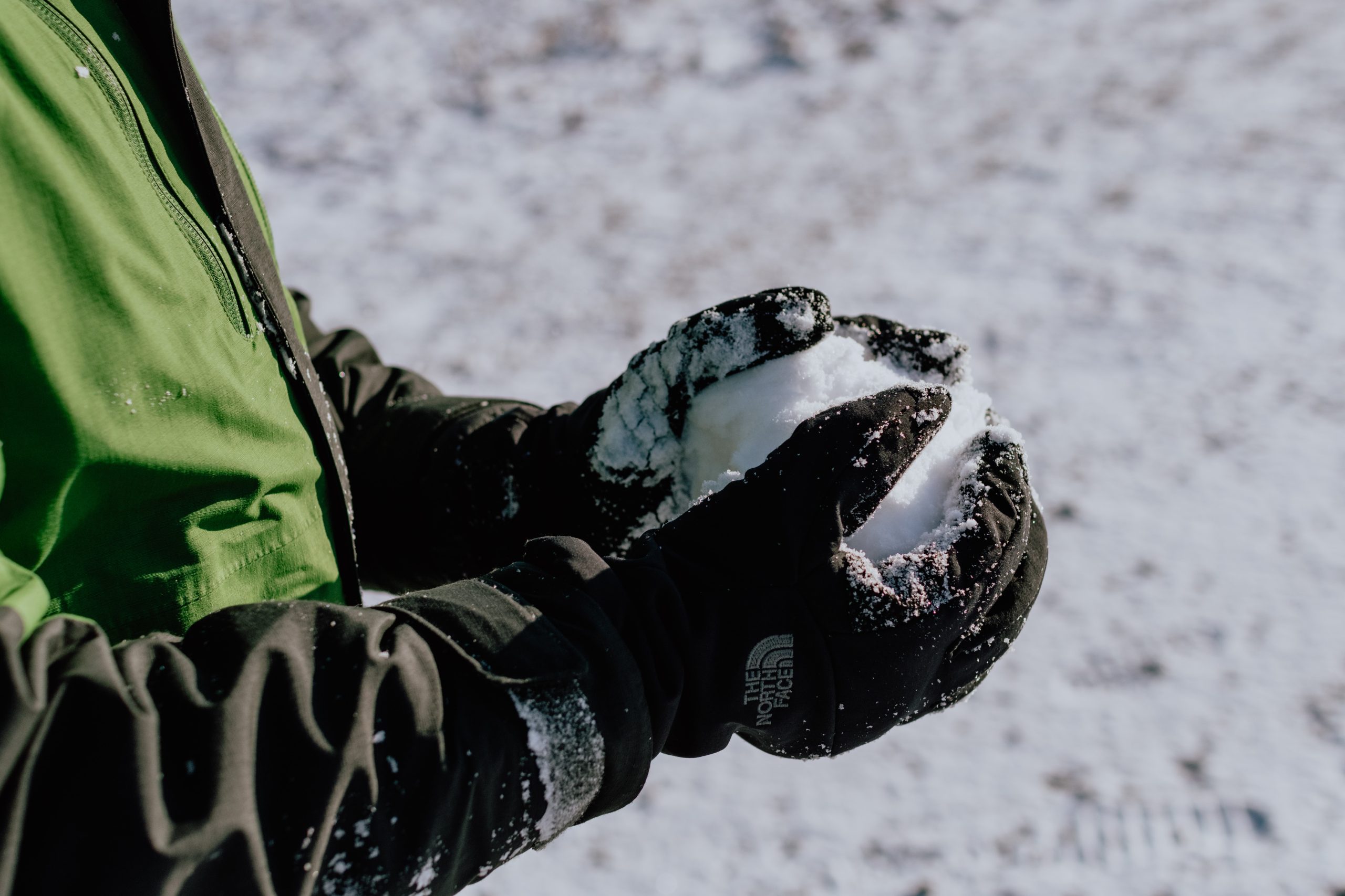 10 éléments indispensables à connaître pour acheter LES BONS gants hiver  chauffants ! 