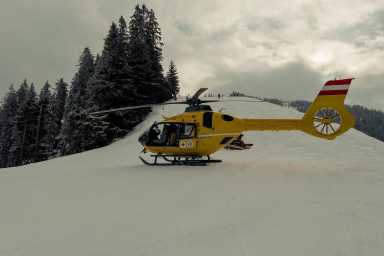 helicoptere de secours en montagne