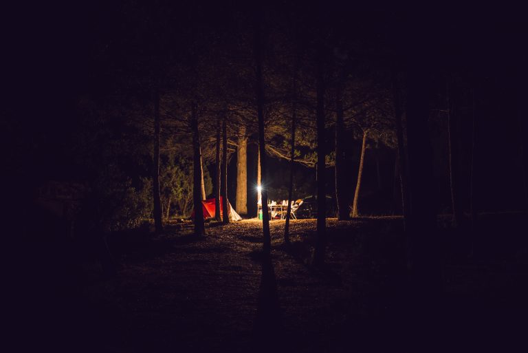 lampe camping pour eclairage du camp