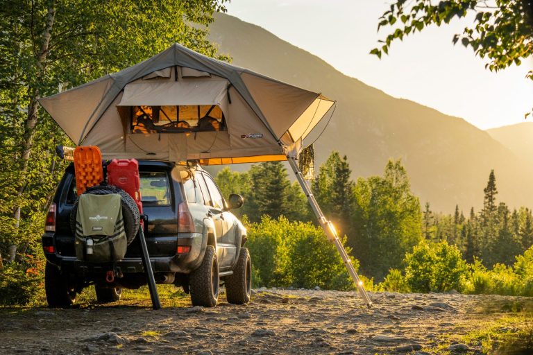 tente de toit camping sauvage